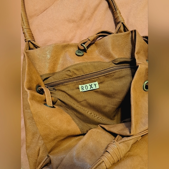 Roxy Shoulder Bag - Picture 5 of 5